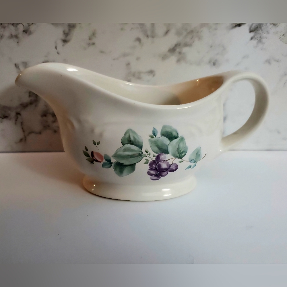 Vintage Pfaltzgraff Grapevine Gravy Boat